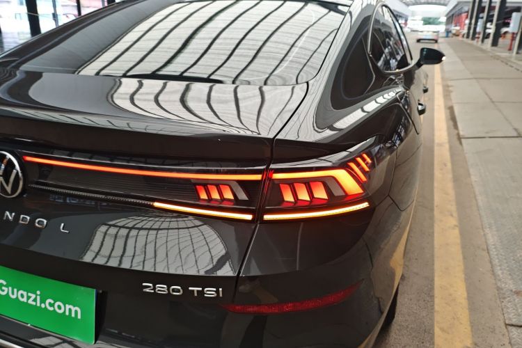 大众 2024款 凌渡L 280TSI DSG酷辣版车身外观9