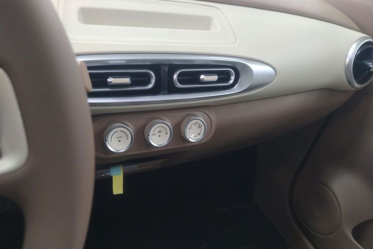 五菱汽车 宏光MINIEV 2025款 四门版 进阶款中控内饰16