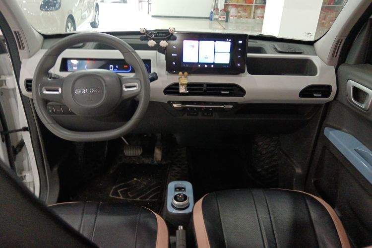吉利银河 2023款 熊猫mini 200km 耐力熊中控内饰7002