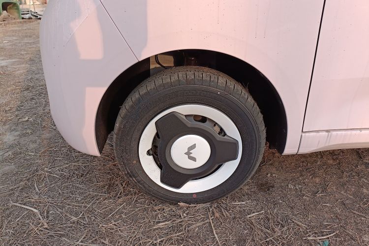 五菱汽车 宏光MINIEV 2024款 第三代 215km 青春版车身外观6007