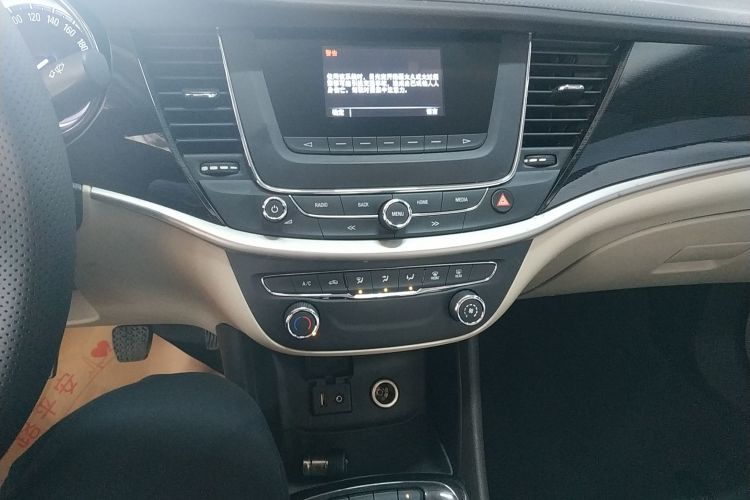 别克 威朗 2015款 三厢 15S 手动进取型中控内饰16