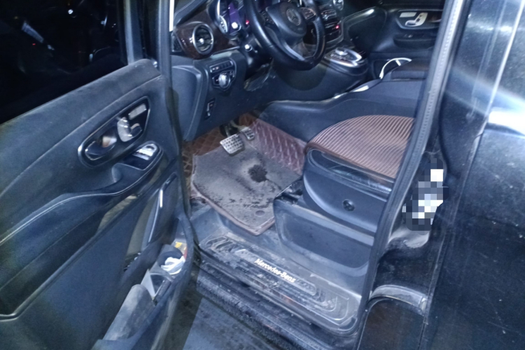 奔驰V级 2018款 V 260 L 尊贵加长版 国VI中控内饰20