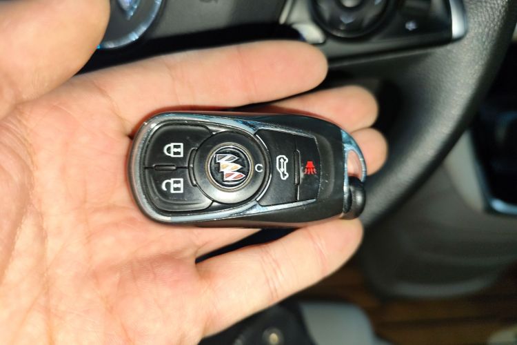 别克GL8 2022款 ES陆尊 653T 舒适型中控内饰11