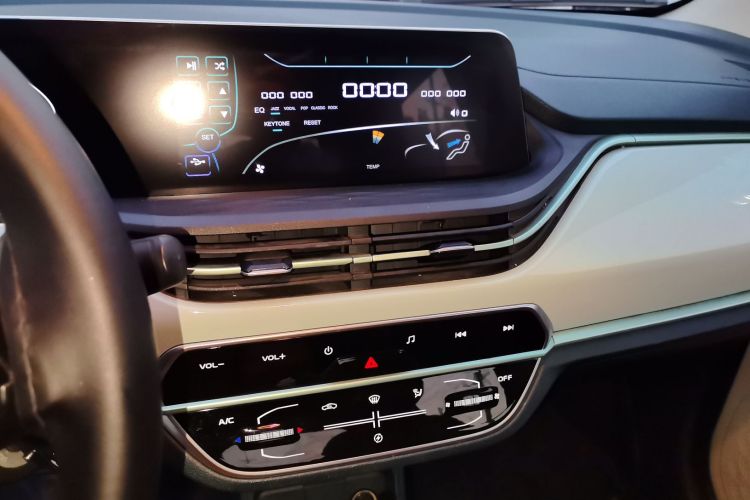 长安欧尚 奔奔E-Star 2022款 清心版 多彩款 磷酸铁锂中控内饰16