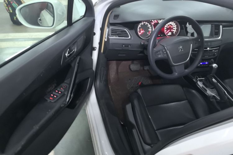 标致508 2013款 2.0L 两周年纪念 自动天窗经典版中控内饰20