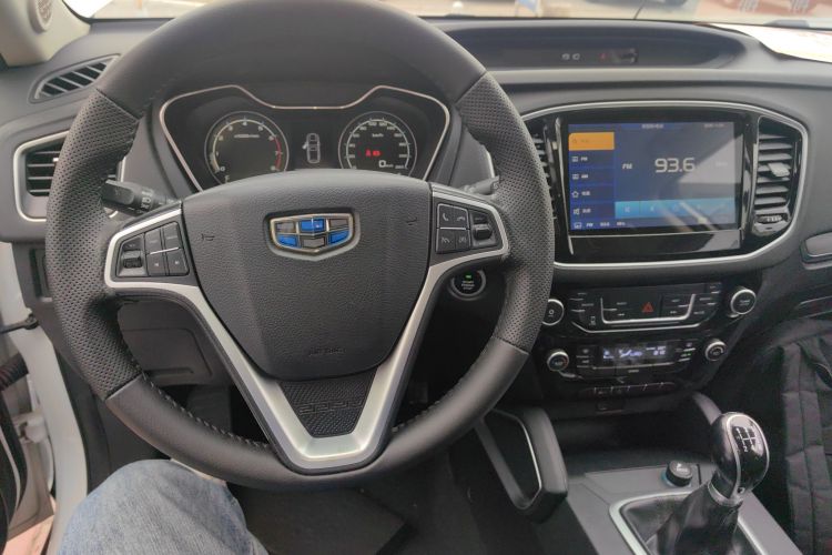 吉利汽车 远景X6 2016款 1.8L 手动豪华型中控内饰12