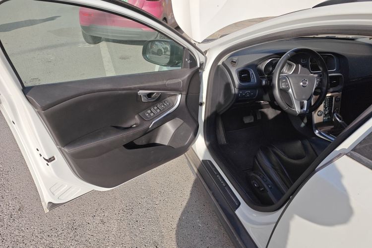 沃尔沃V40 2017款 Cross Country T3 智雅版中控内饰20