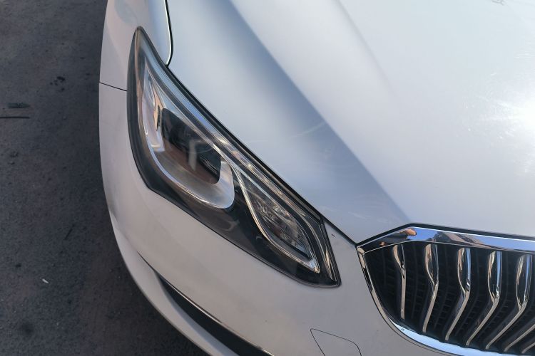 别克 英朗 2016款 15N 自动精英型车身外观8