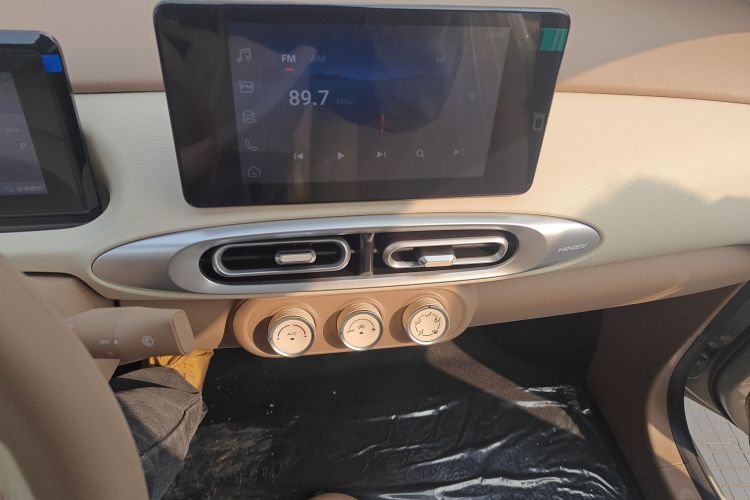 五菱汽车 宏光MINIEV 2025款 四门版 臻享+款中控内饰16