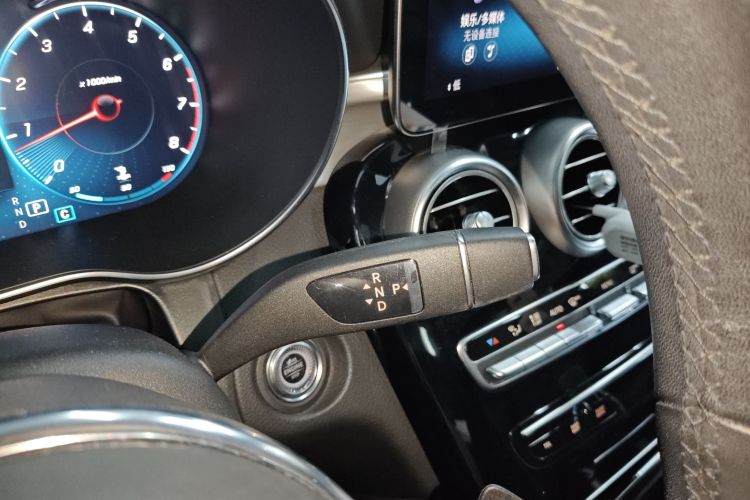奔驰GLC 2020款 改款 GLC 260 L 4MATIC 动感型中控内饰18