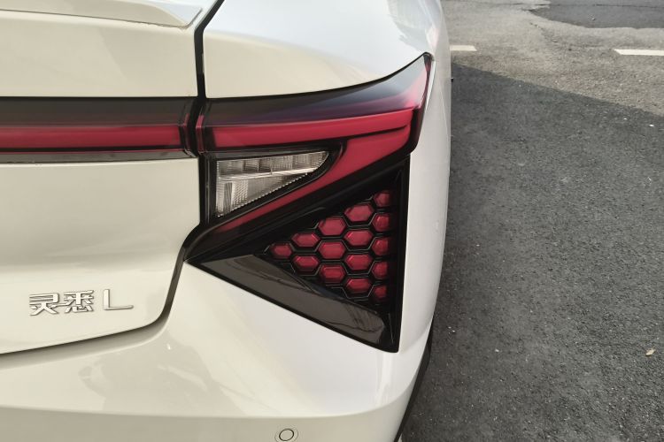 灵悉L 2024款 头号玩家版车身外观6006