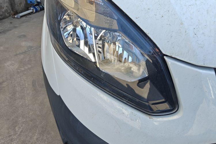 福特 全顺 2017款 2.0T汽油多功能商用车中轴中顶国V车身外观6001