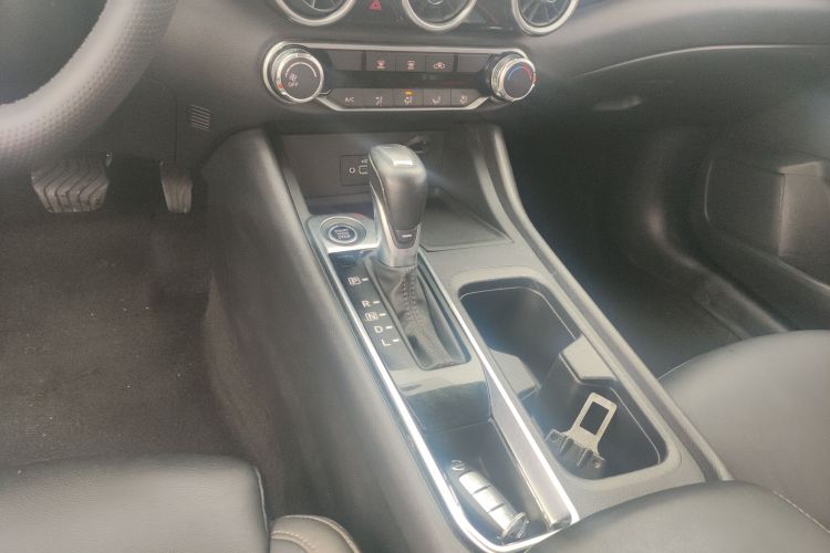 日产 轩逸 2020款 1.6L XL CVT悦享版中控内饰18