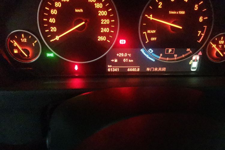 宝马3系 2019款 320Li 时尚型中控内饰15