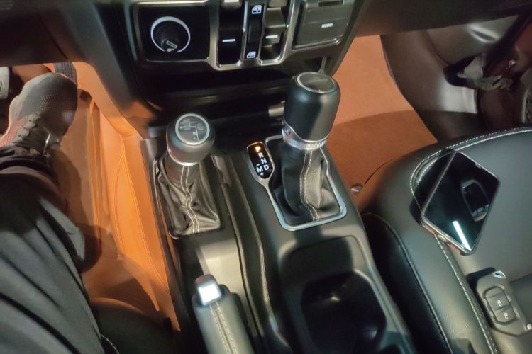 Jeep 角斗士 2022款 3.6L 先行版局部细节18