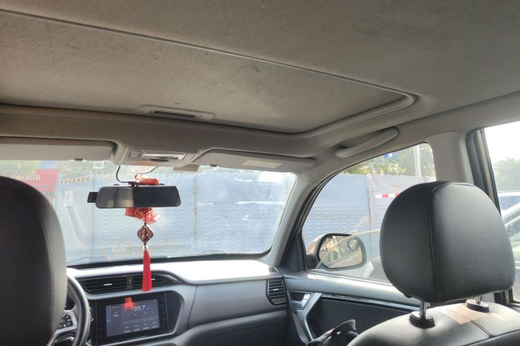 奇瑞 瑞虎3 2016款 1.6L 手动智尚版中控内饰22