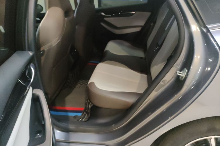 比亚迪 秦PLUS 2024款 荣耀版 DM-i 55KM领先型中控内饰21