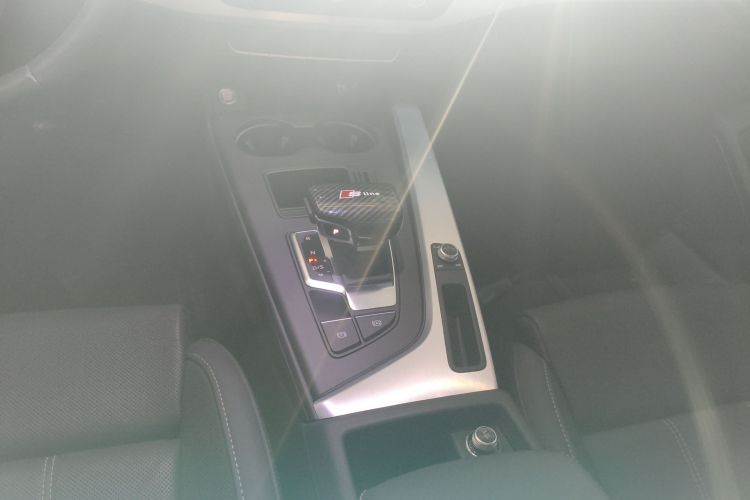 奥迪A4L 2023款 40 TFSI 时尚动感型局部细节18