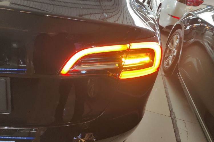 特斯拉 Model 3 2022款 后轮驱动版车身外观6006