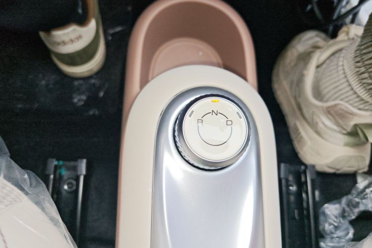 五菱汽车 宏光MINIEV 2025款 四门版 进阶款中控内饰18