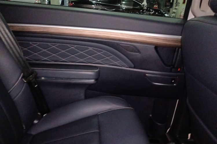 广汽传祺 传祺M8 2018款 320T 尊享版中控内饰7008