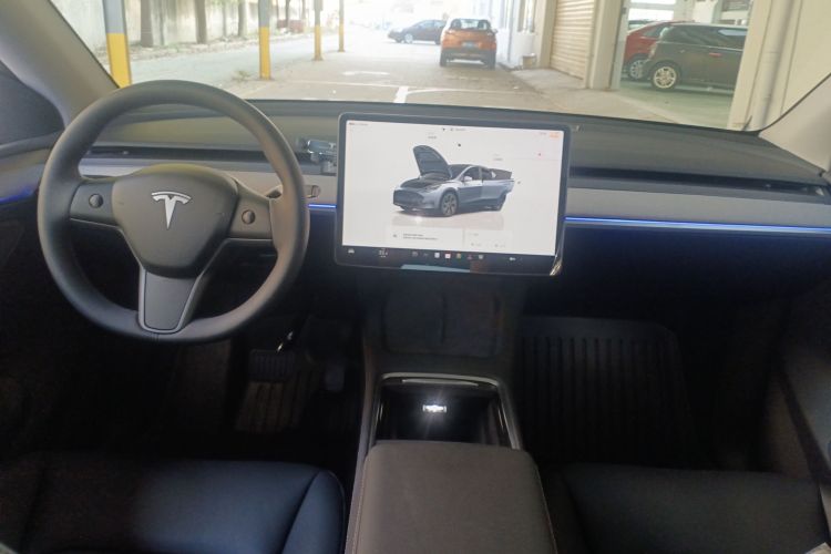特斯拉 Model Y 2024款 后轮驱动版中控内饰12