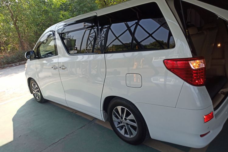 丰田 埃尔法 2012款 3.5L 豪华版车身外观4