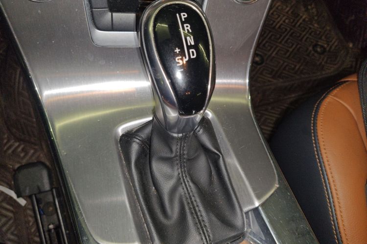 沃尔沃S60 2019款 S60L 改款 T5 智进进阶版中控内饰18