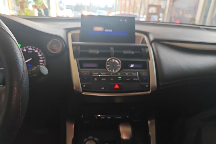 雷克萨斯NX 2016款 200 全驱 锋尚版中控内饰16