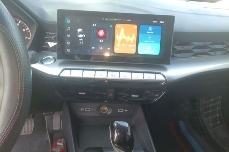 名爵 MG5 2023款 180DVVT CVT风尚版中控内饰16