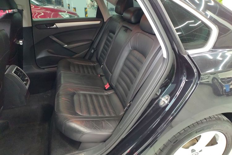 大众 帕萨特 2015款 1.8TSI DSG御尊版中控内饰21