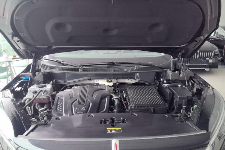 红旗HS3 PHEV 2024款 PHEV 115km 劲为版机舱底盘24