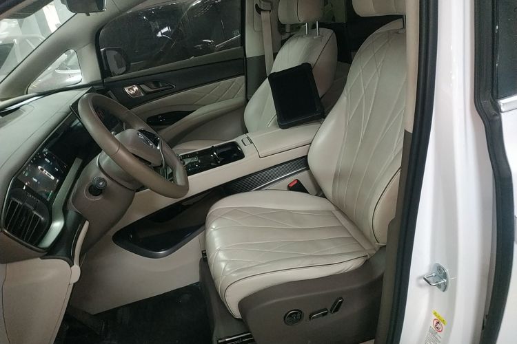 腾势D9 2022款 DM-i 970 四驱尊荣型中控内饰19