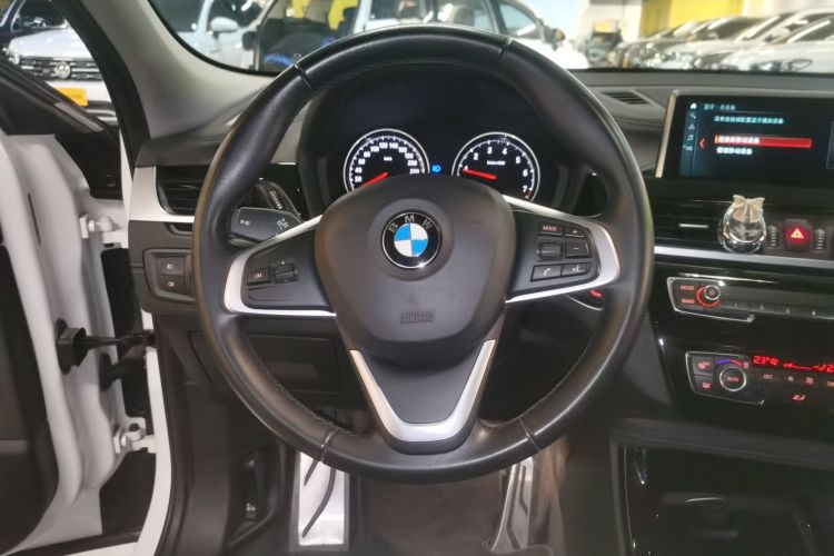 宝马X2(进口) 2019款 sDrive25i 领先型M越野套装 国VI中控内饰13