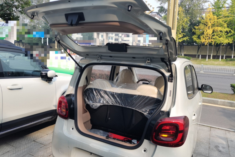 五菱汽车 宏光MINIEV 2025款 四门版 进阶款机舱底盘23