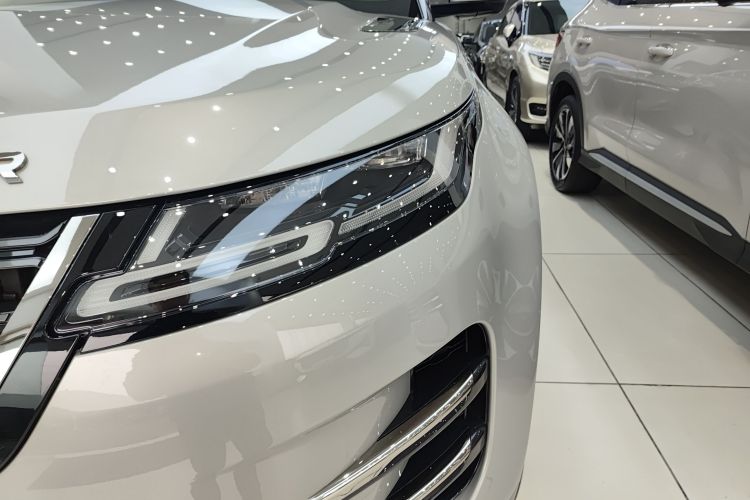 路虎 揽胜极光新能源 2022款 极光L P300e 插电式电动混合版局部细节36