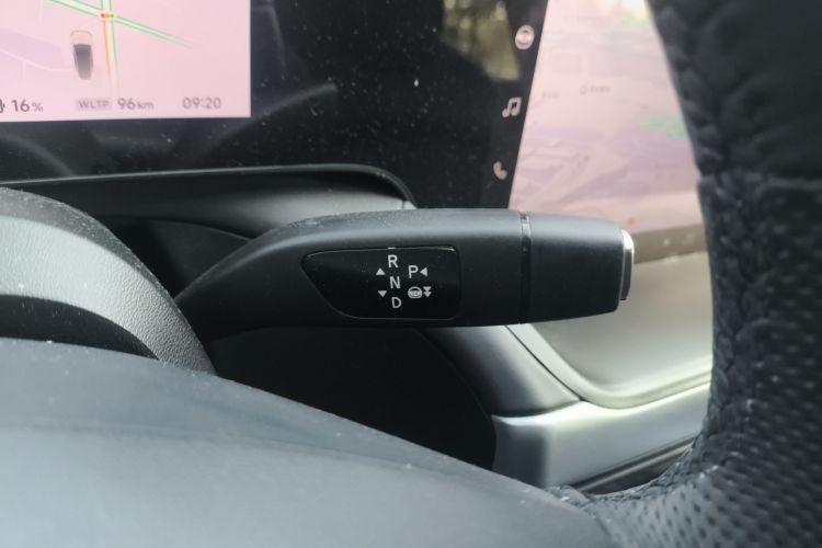 小鹏P7 2020款 670E中控内饰18