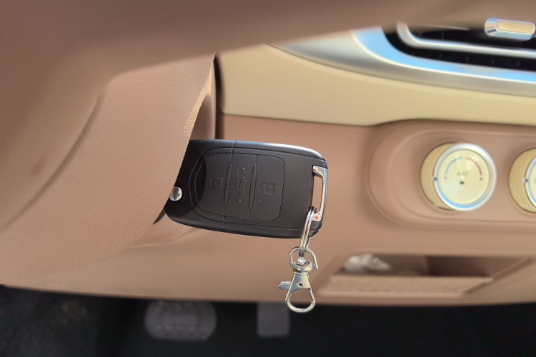 五菱汽车 宏光MINIEV 2025款 四门版 进阶款中控内饰11