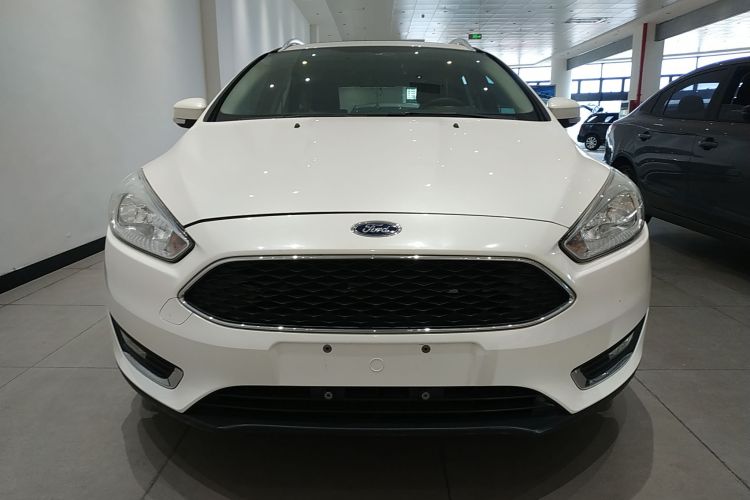 福特 福克斯 2015款 两厢 1.6L 自动风尚型车身外观2