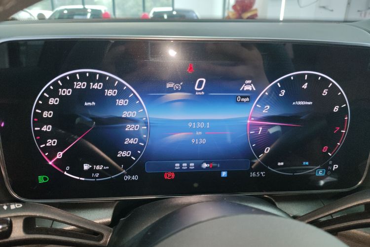 奔驰GLC 2025款 GLC 300 L 4MATIC 动感型 5座局部细节14