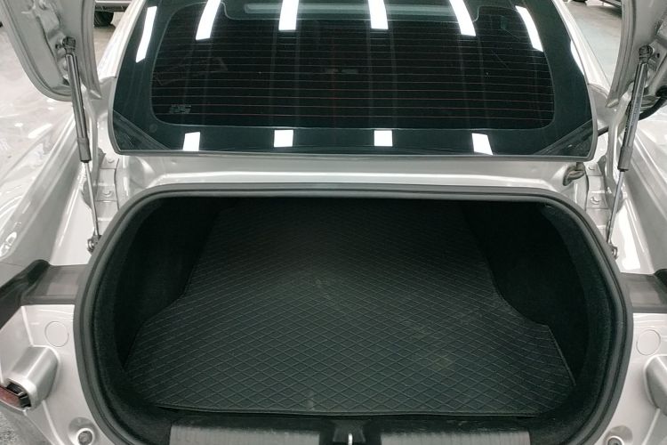 小鹏P7 2023款 480E机舱底盘23