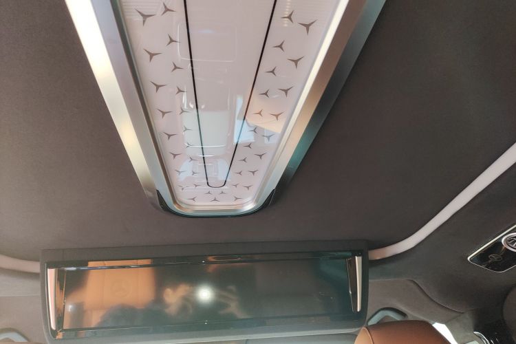 奔驰 威霆 2024款 2.0T 商务版 7座中控内饰22