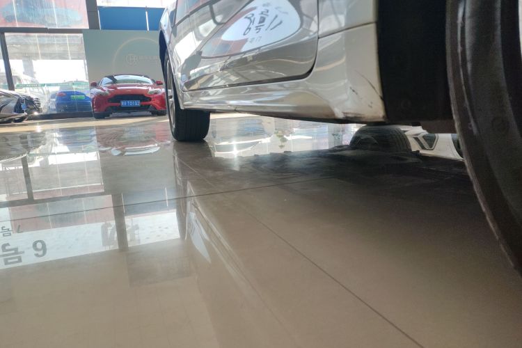 丰田 雷凌 2019款 185T CVT豪华版 国VI局部细节9001