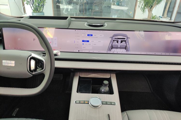 吉利银河 银河E8 2024款 550km 后驱MAX中控内饰16