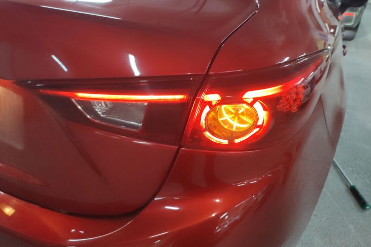 马自达3 昂克赛拉 2019款 云控版 三厢 1.5L 自动豪华型 国VI车身外观9