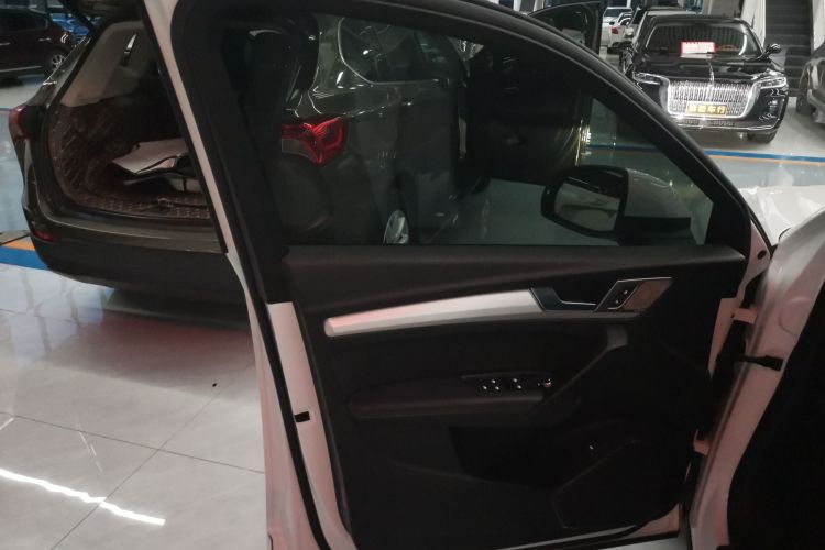 奥迪Q5L 2020款 改款 40 TFSI 荣享时尚型中控内饰47