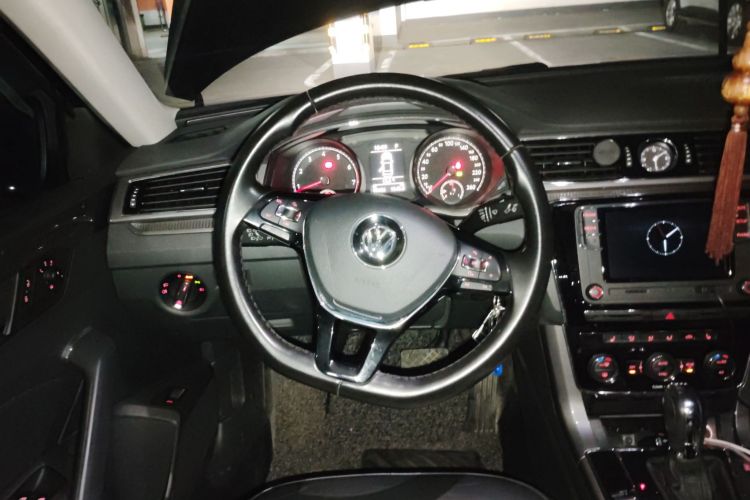 大众 帕萨特 2016款 280TSI DSG尊荣版中控内饰13