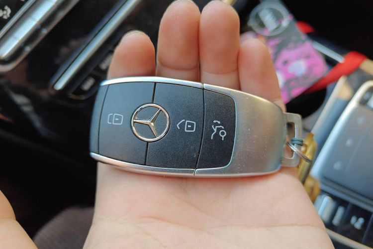 奔驰C级 2019款 C 260 运动版中控内饰11