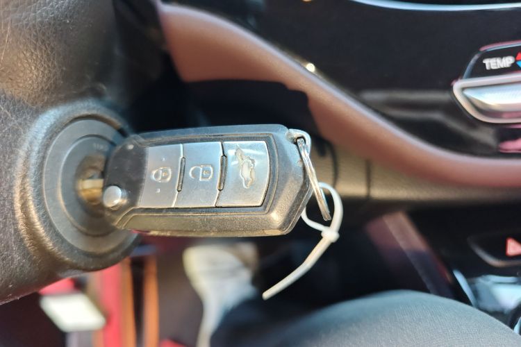 广汽传祺 传祺M6 2023款 PRO 270T DCT精英版中控内饰7001