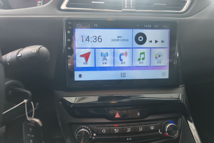 标致308 2018款 1.6L 手动时尚版中控内饰16